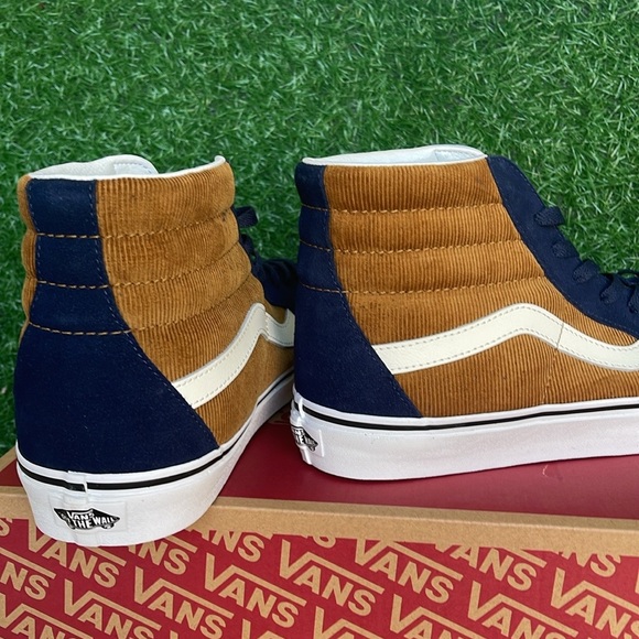 Vans Sk8-Hi High Top Blue/ Brown Corduroy (Men's)
Sk8-Hi "Navy/Brown" Men's Shoe - Picture 14 of 16